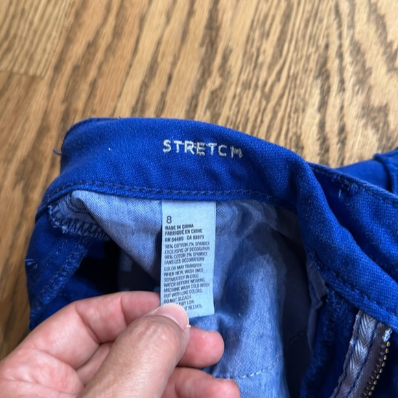 American eagle shorts, size 8 - Picture 2 of 3